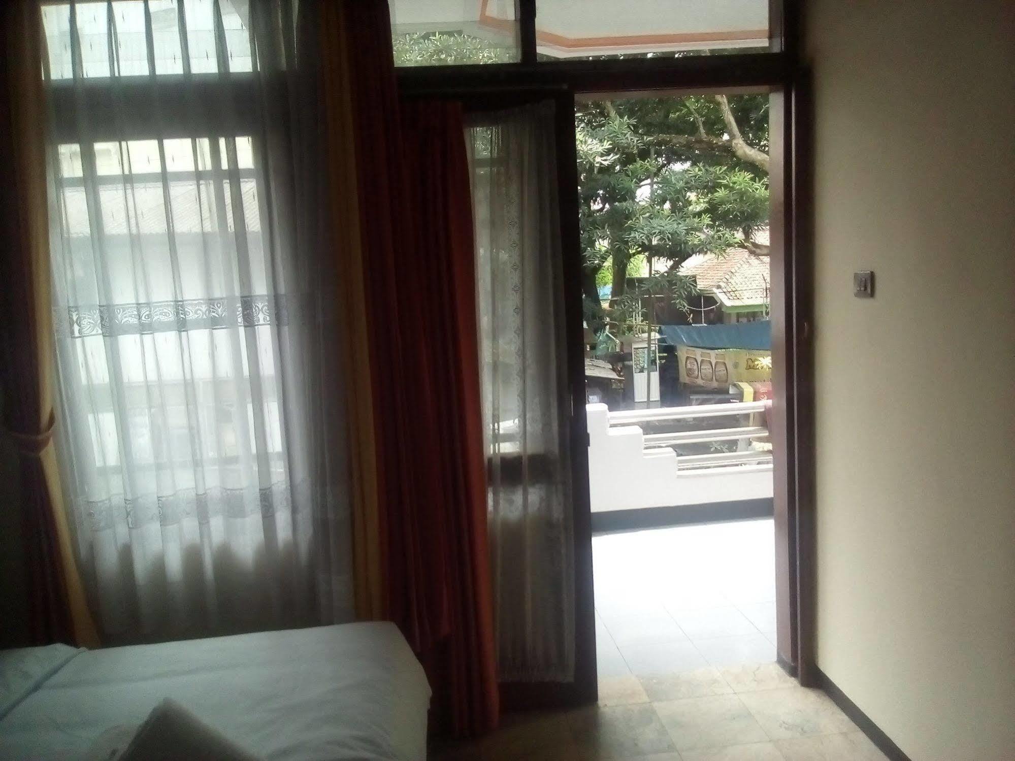 Simply Homy Guest House Pasteur Bandung Exterior foto